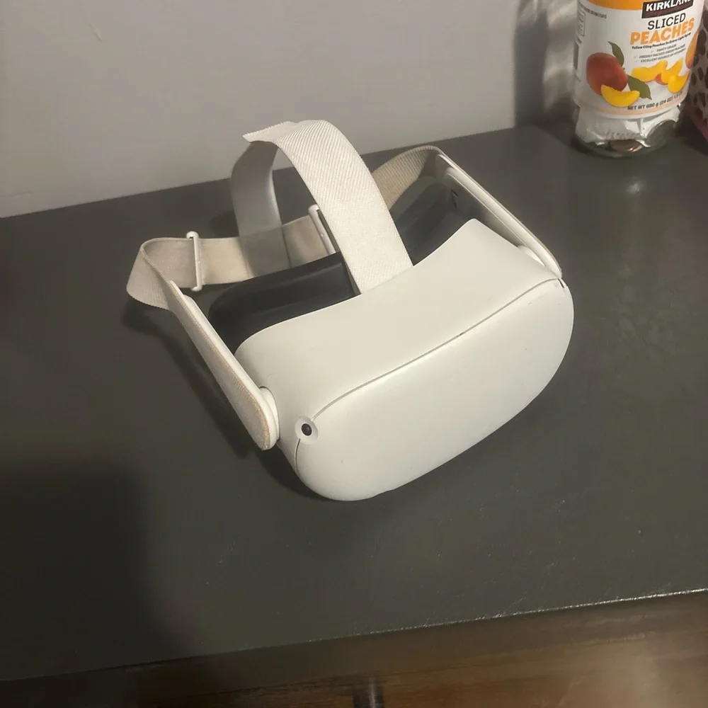 VR Headset with Controllers - White